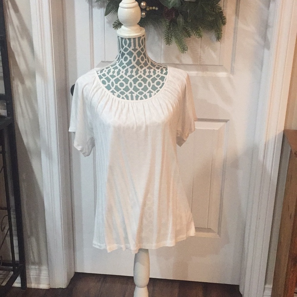 Casual white top